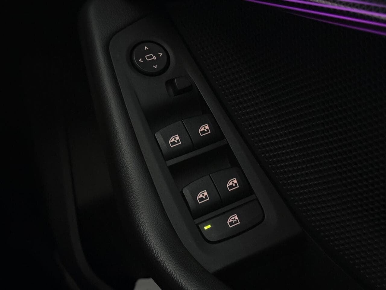 BMW 1 Series thumbnail Misc Controls