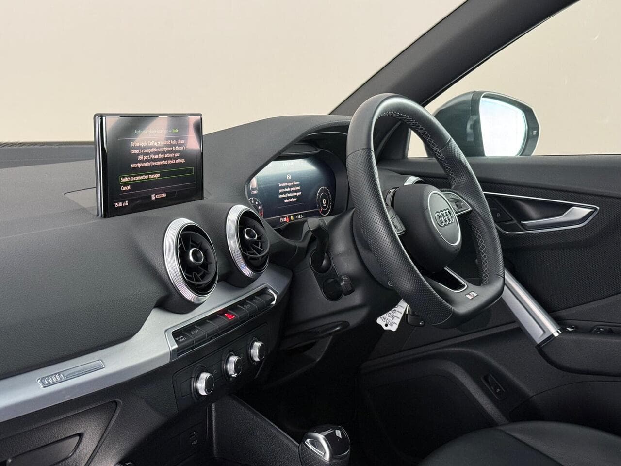 Audi Q2 thumbnail Interior Front