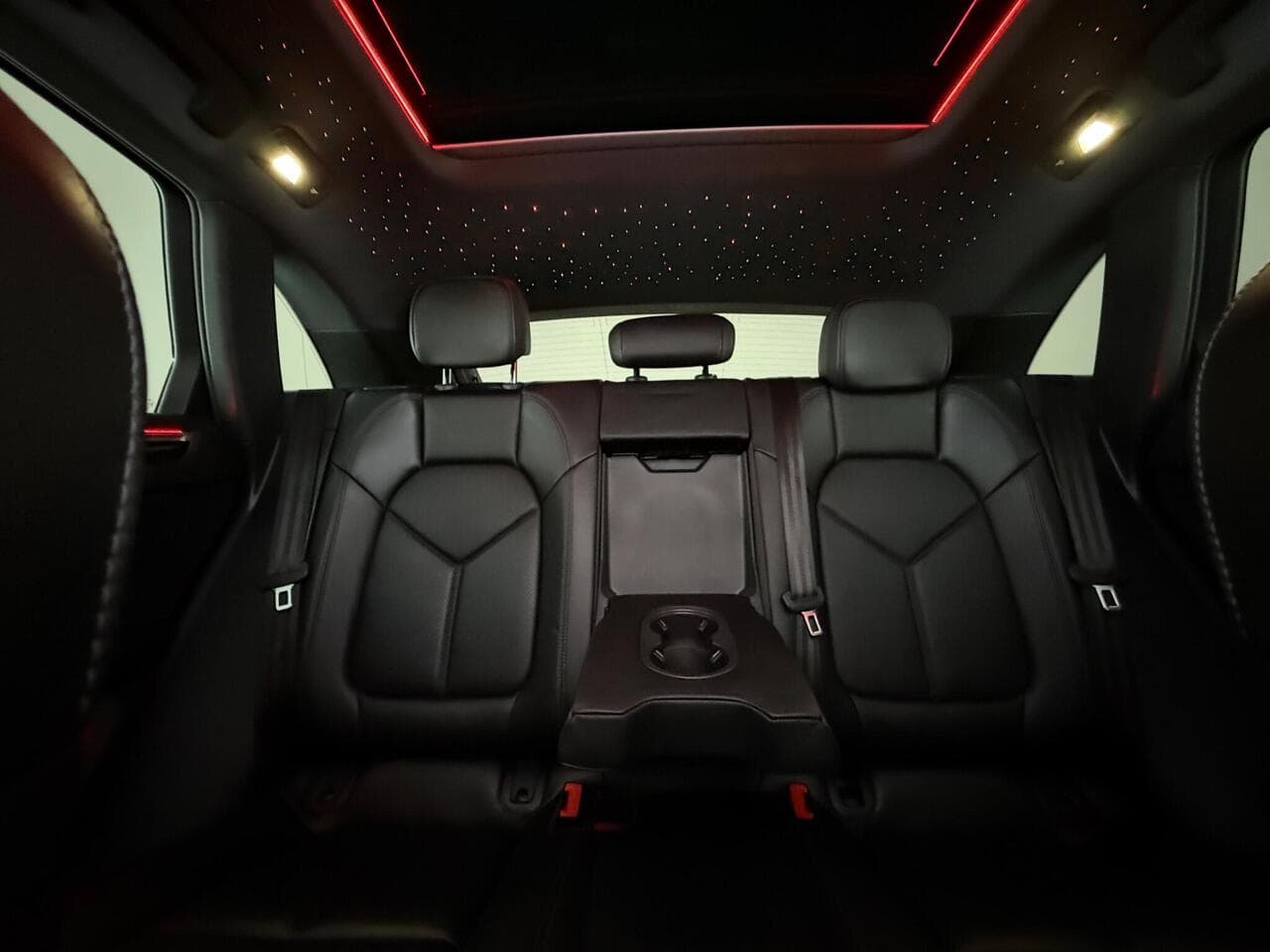 Porsche Macan thumbnail Seats Rear