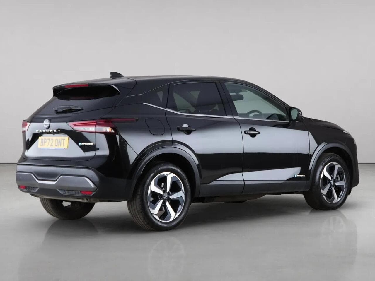Nissan Qashqai thumbnail Rear Right