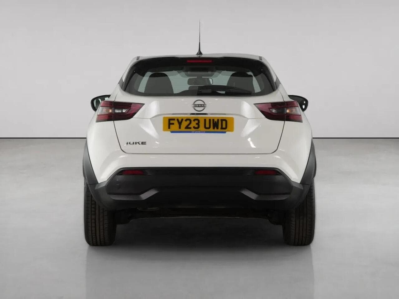 Nissan Juke thumbnail Rear