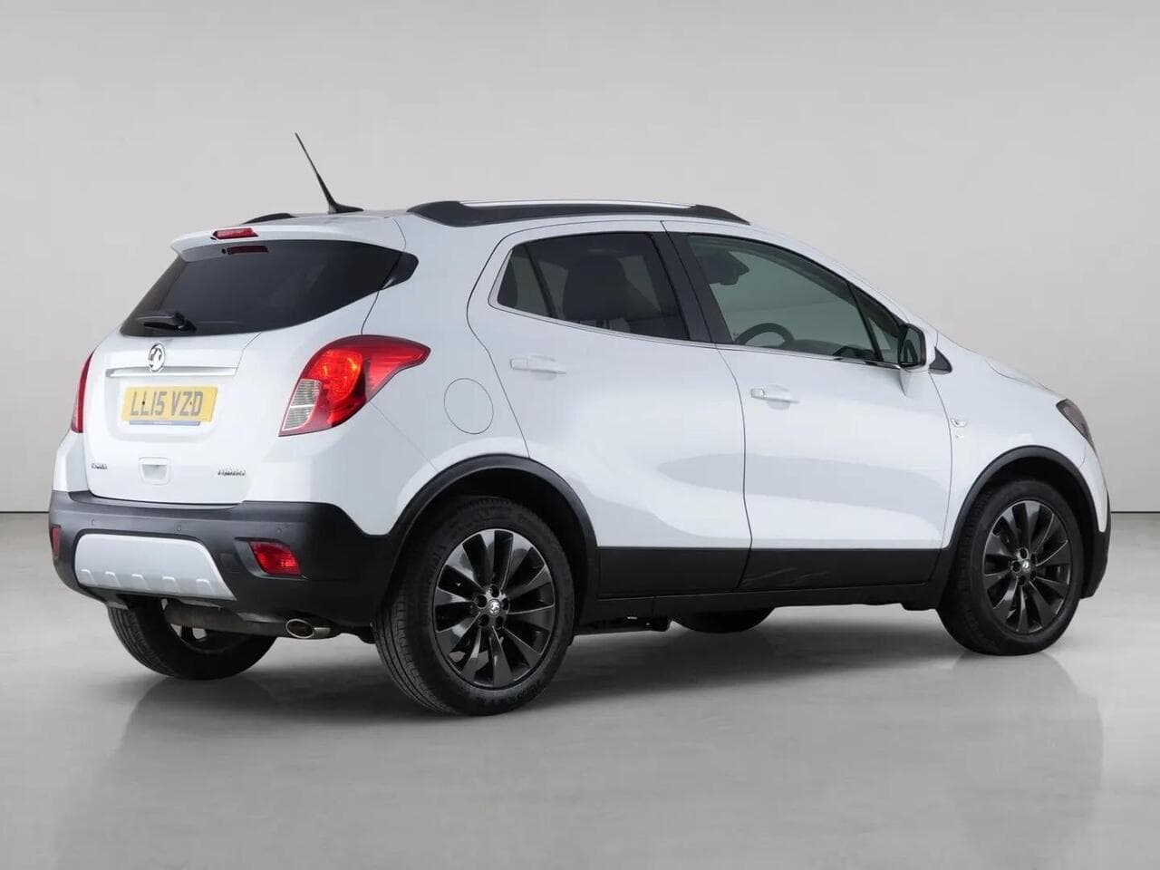 Vauxhall Mokka thumbnail Rear Right