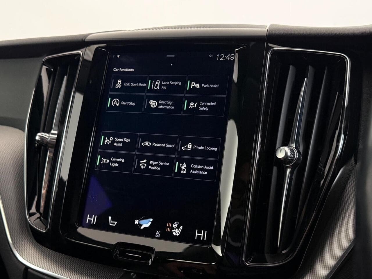 Volvo XC60 thumbnail Infotainment System