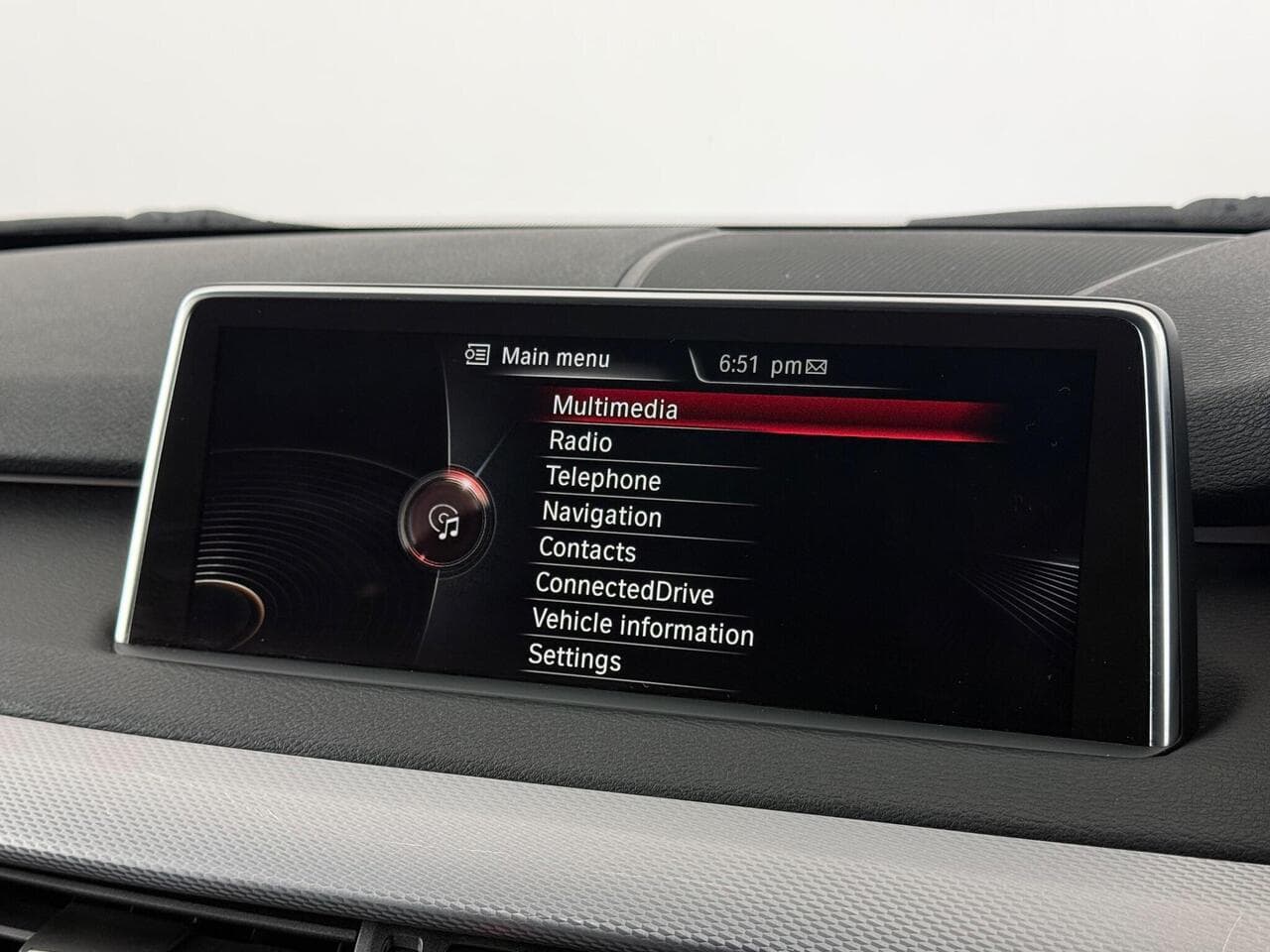BMW X5 thumbnail Infotainment System