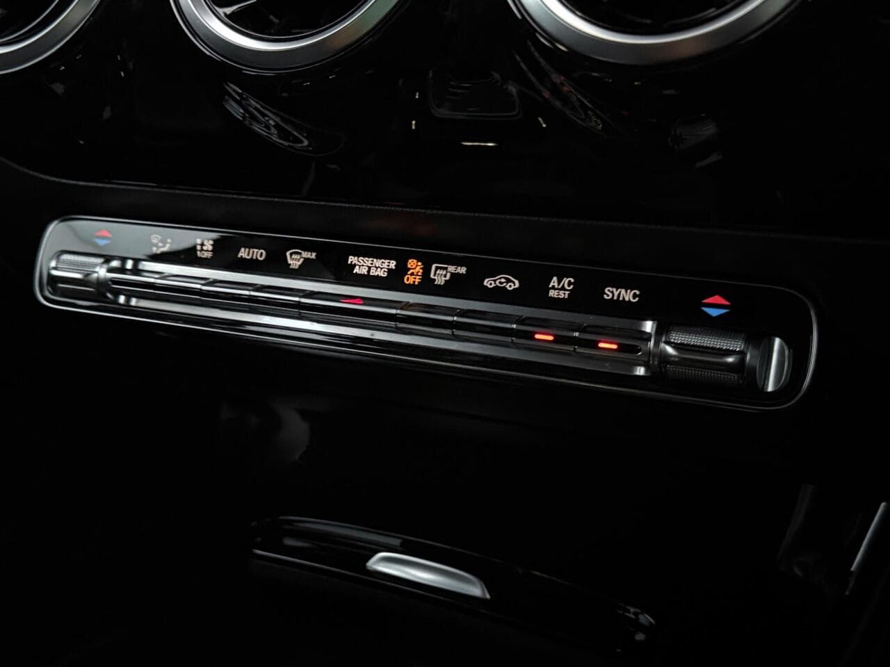 Mercedes-Benz A Class thumbnail Infotainment System