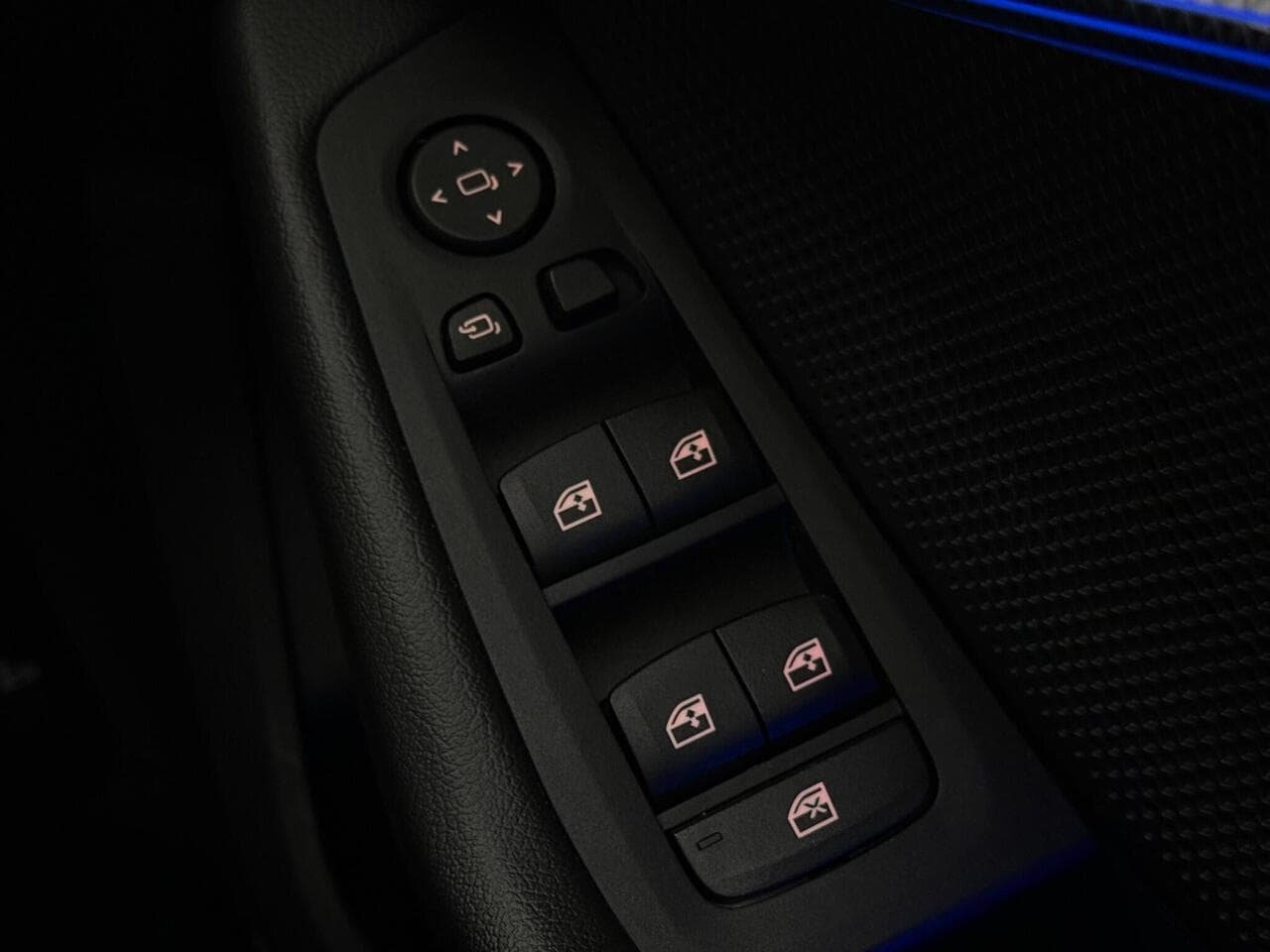 BMW 1 Series thumbnail Misc Controls