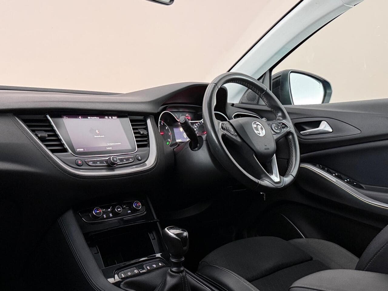 Vauxhall Grandland X thumbnail Interior Front