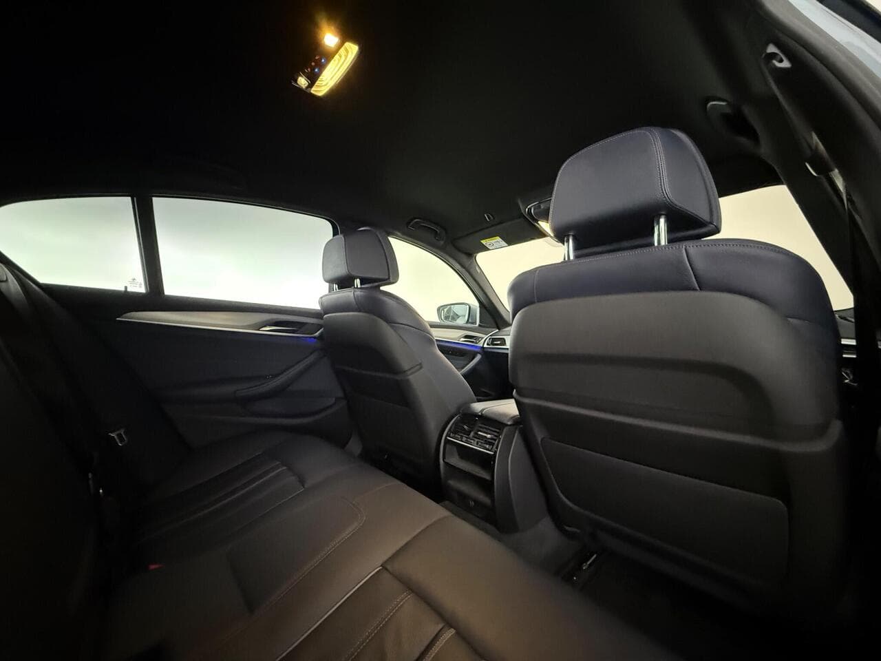 BMW 5 Series thumbnail Seats Rear