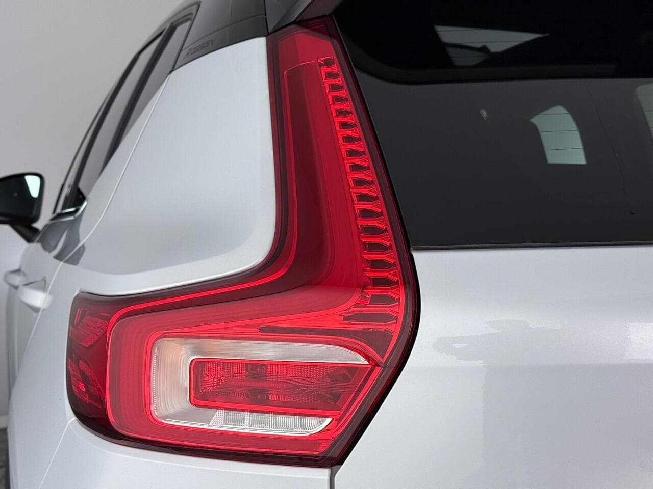 Volvo XC40 thumbnail Lights Rear