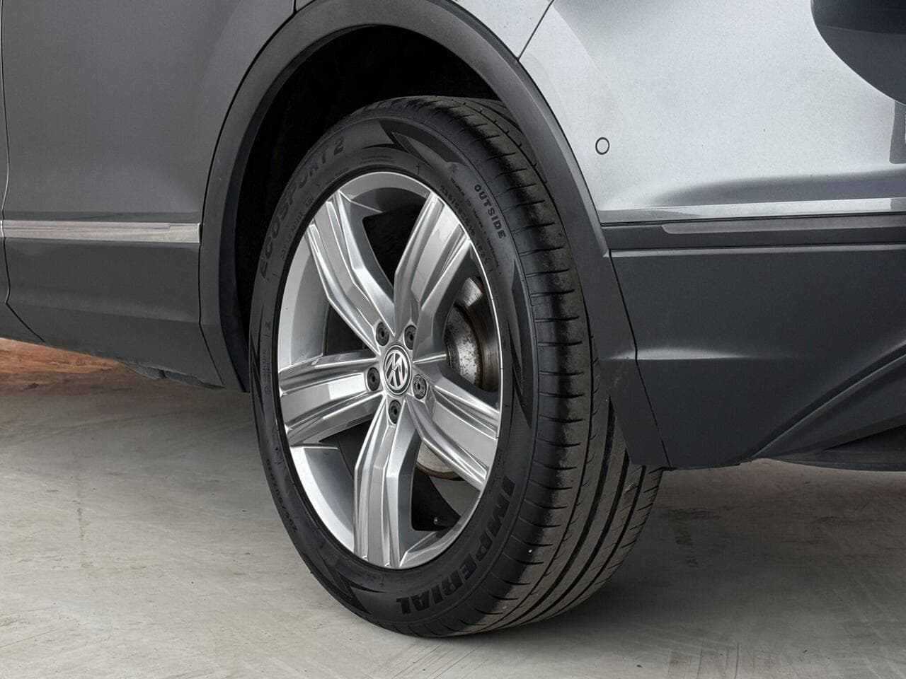 Volkswagen Tiguan thumbnail Wheel