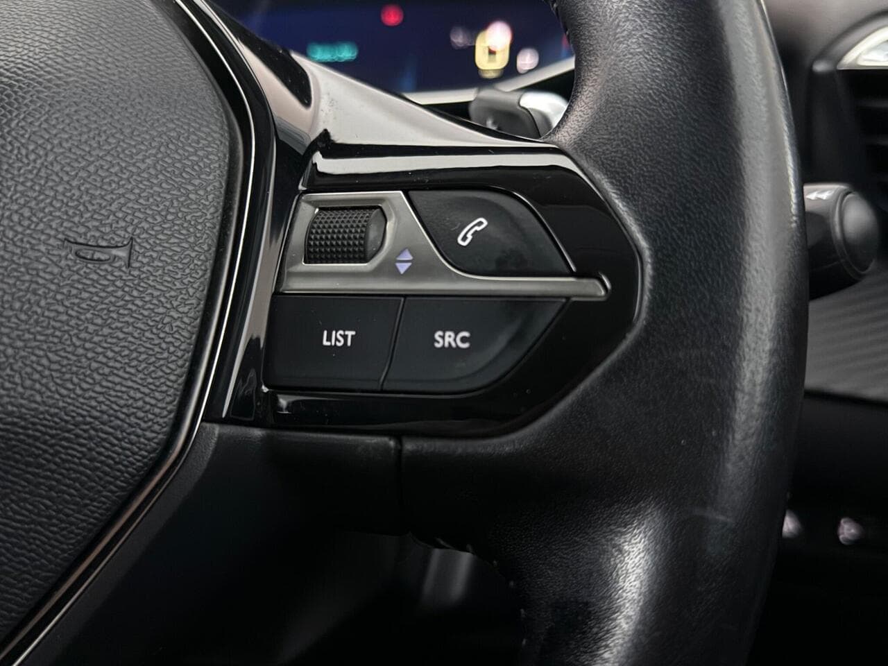 Peugeot 2008 thumbnail Misc Controls