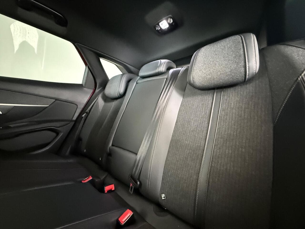 Peugeot 3008 thumbnail Seats Rear