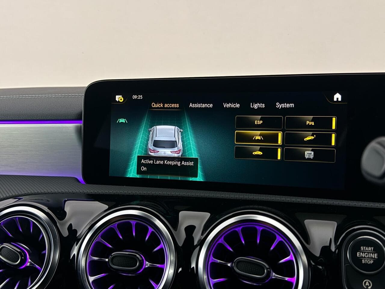 Mercedes-Benz CLA thumbnail Infotainment System