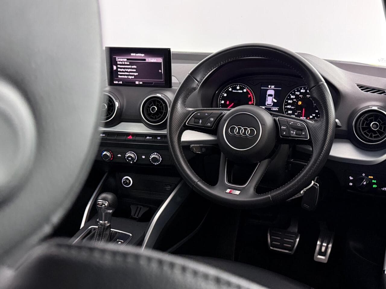 Audi Q2 thumbnail Steering Wheel