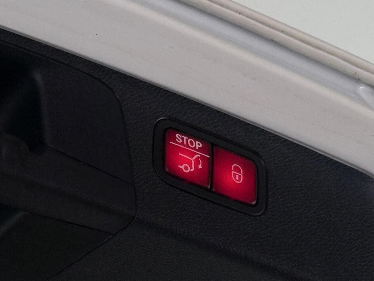 Mercedes-Benz E Class thumbnail Lights Rear
