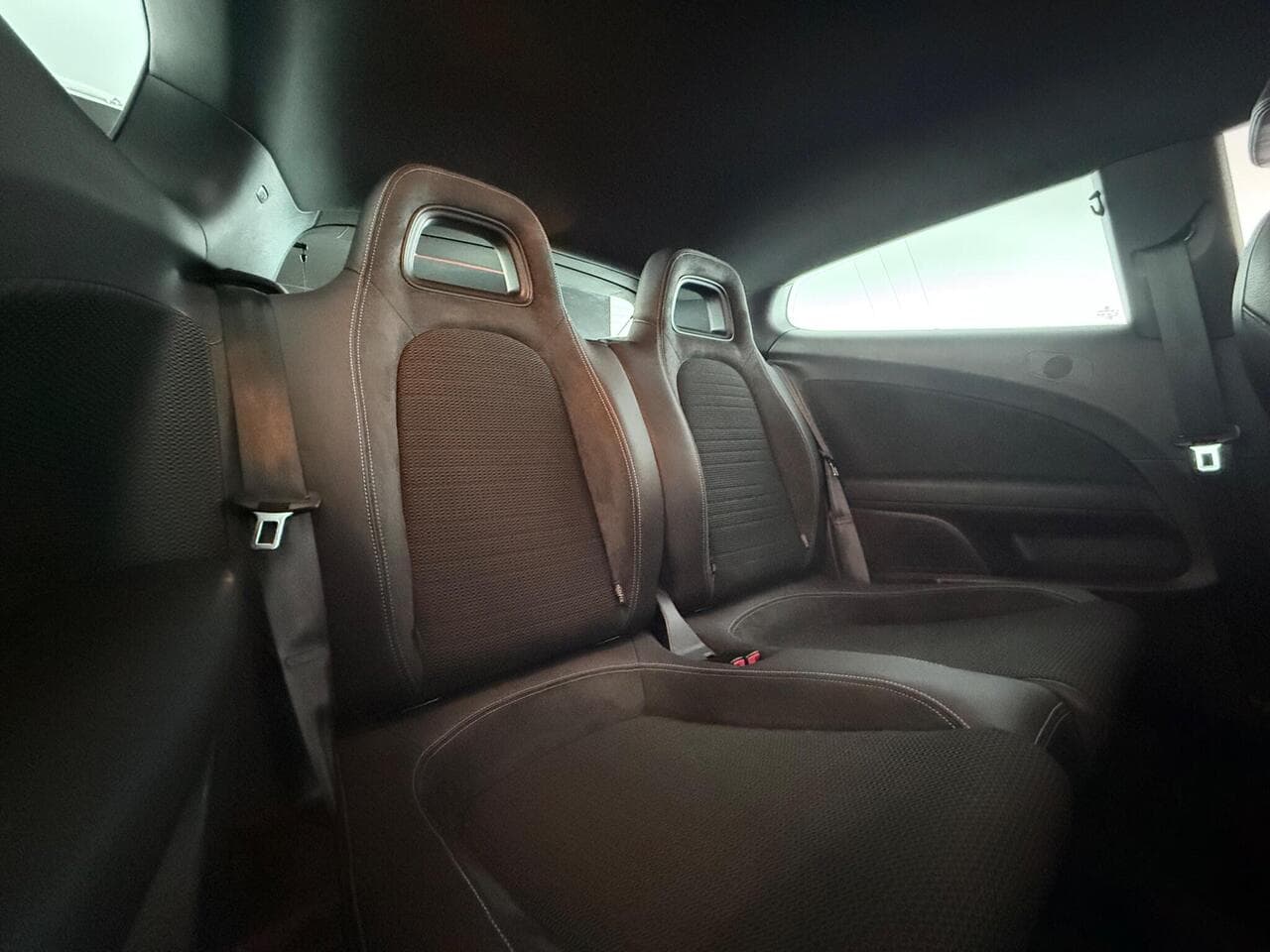 Volkswagen Scirocco thumbnail Seats Rear