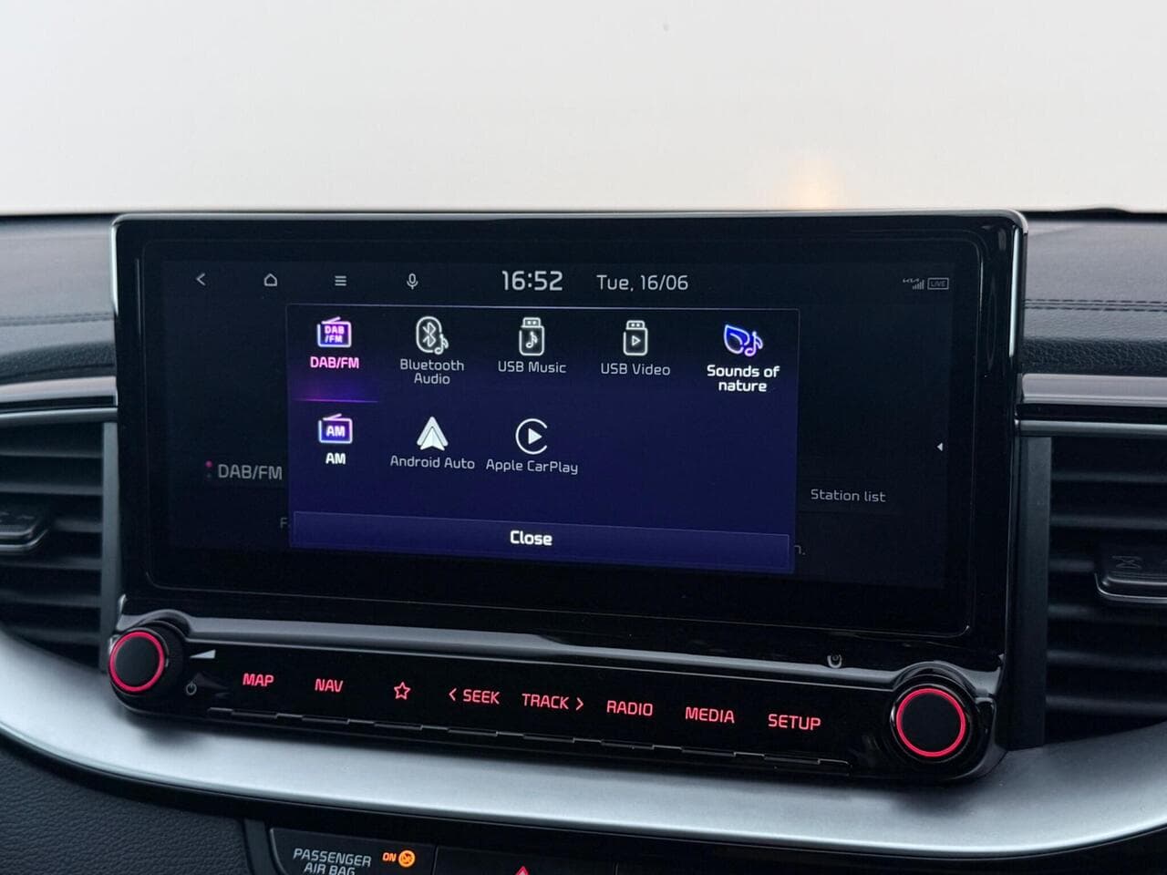 Kia Ceed thumbnail Infotainment System