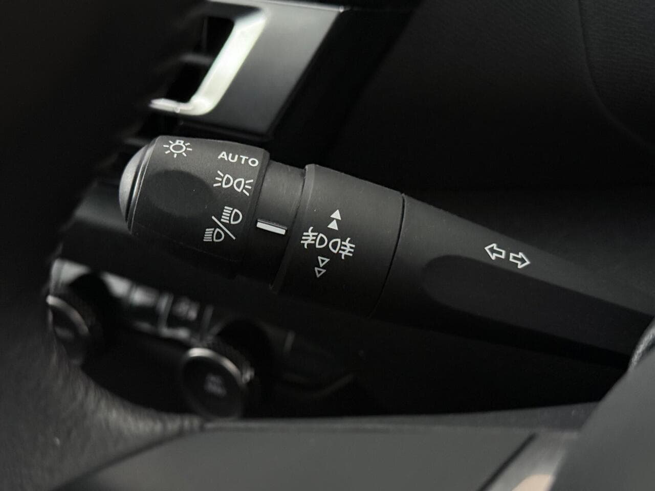 Citroen C4 thumbnail Misc Controls