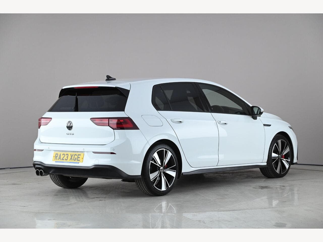 Volkswagen Golf thumbnail Rear Right