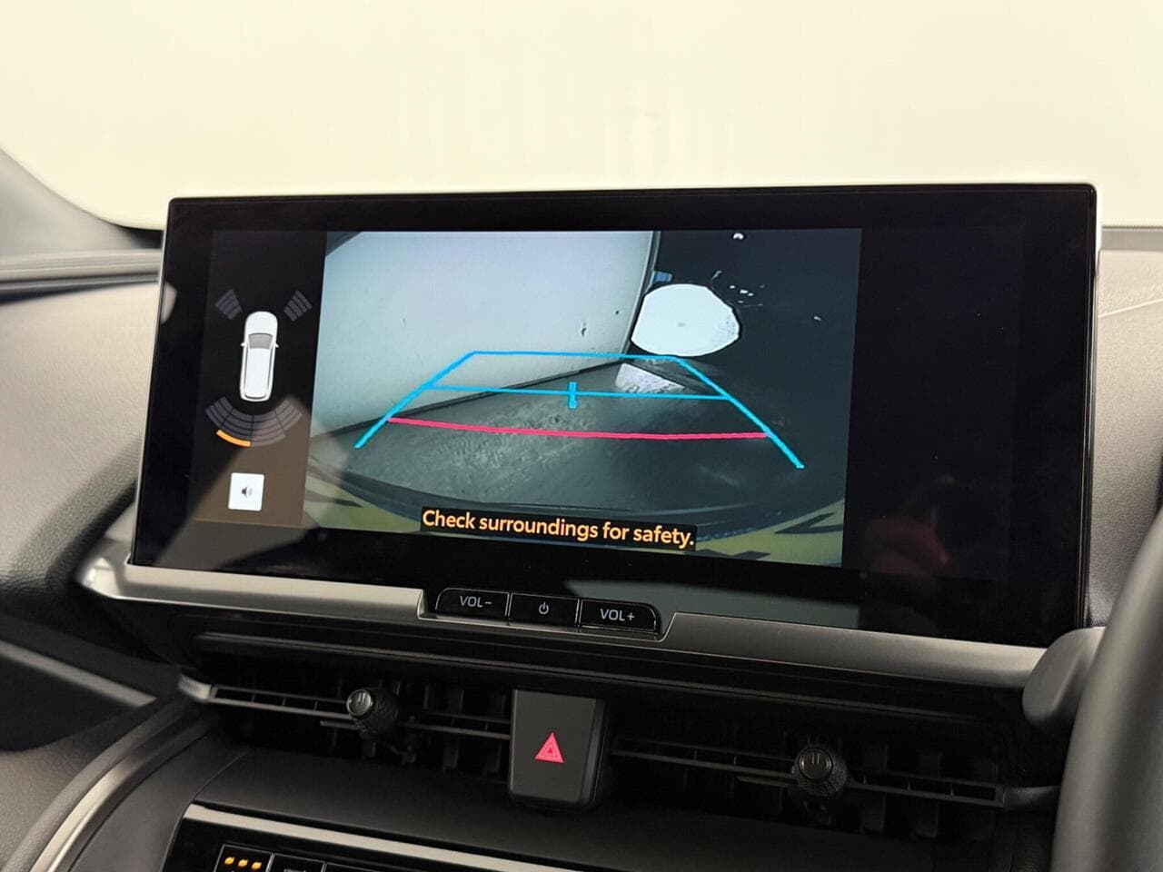 Toyota C-HR thumbnail Infotainment System