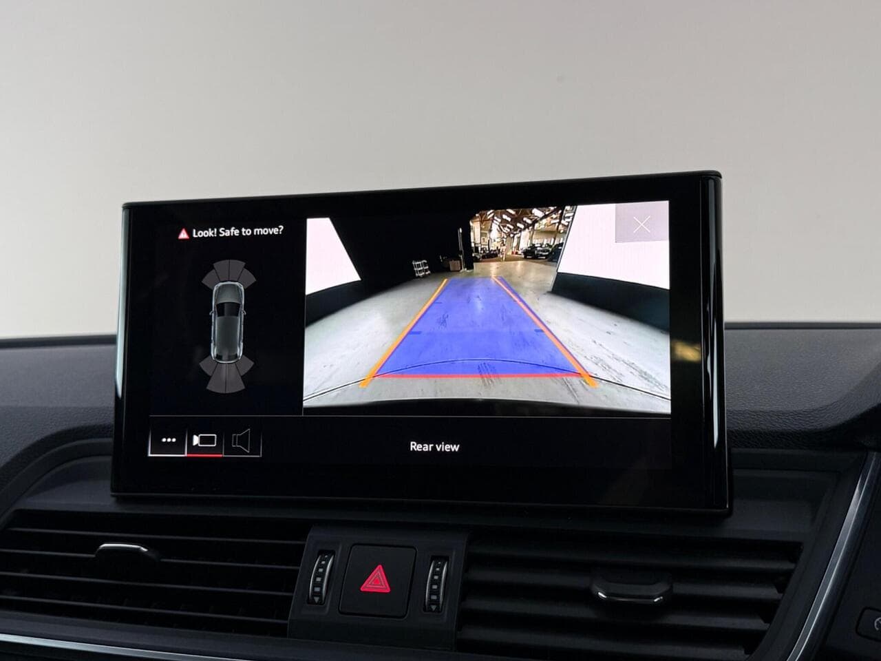 Audi Q5 thumbnail Infotainment System