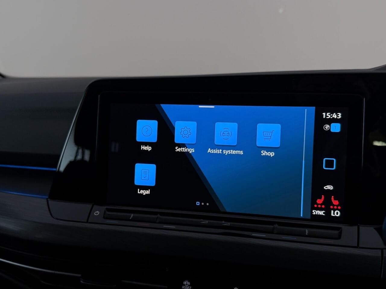 Volkswagen Golf thumbnail Infotainment System