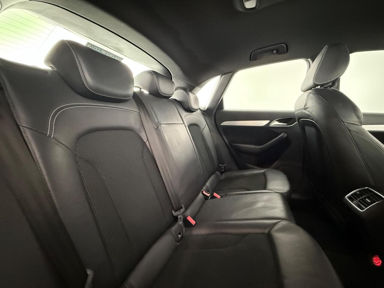 Audi Q3 thumbnail Seats Rear