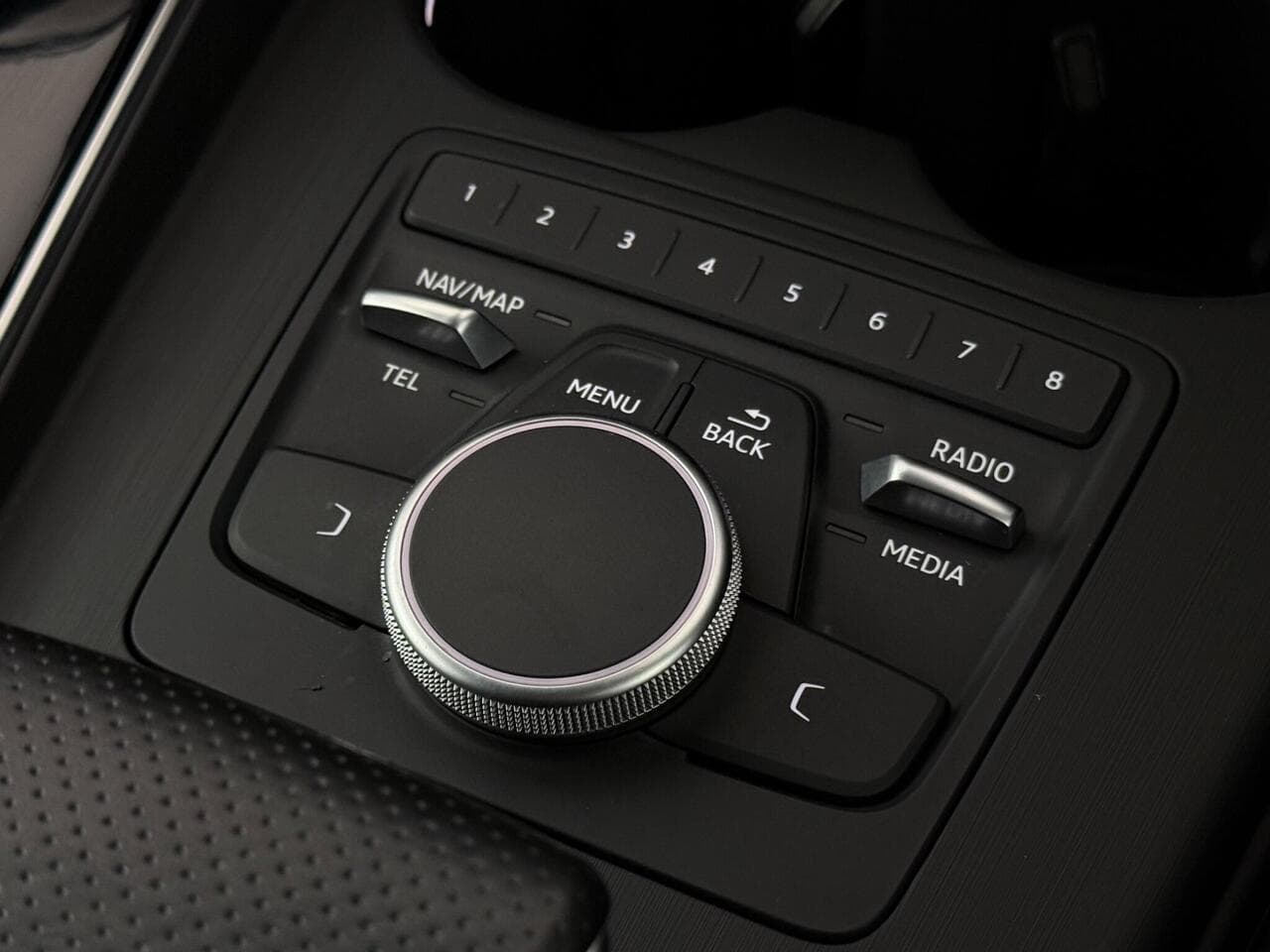 Audi A5 Cabriolet thumbnail Misc Controls