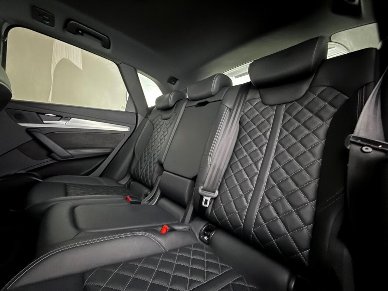 Audi Q5 thumbnail Seats Rear