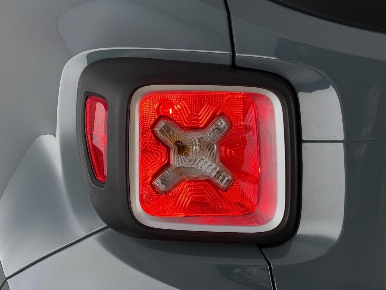 Jeep Renegade thumbnail Lights Rear