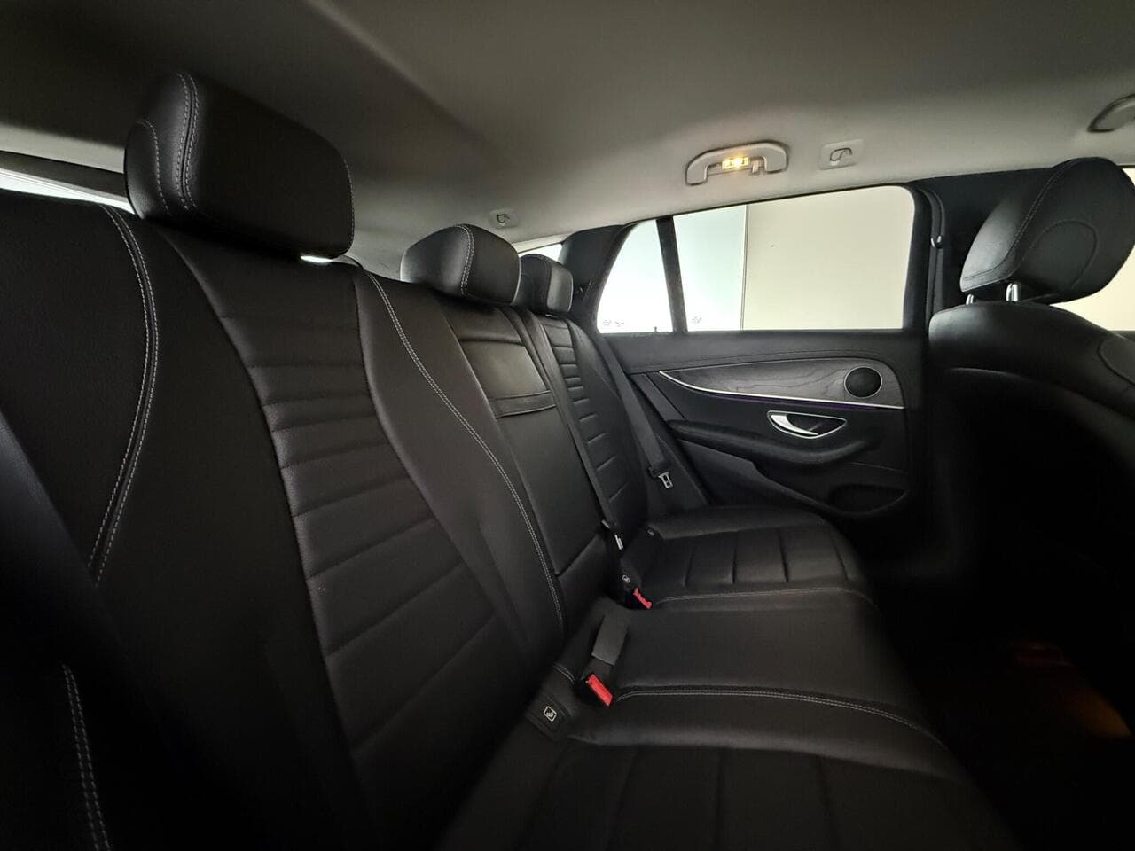 Mercedes-Benz E Class thumbnail Seats Rear