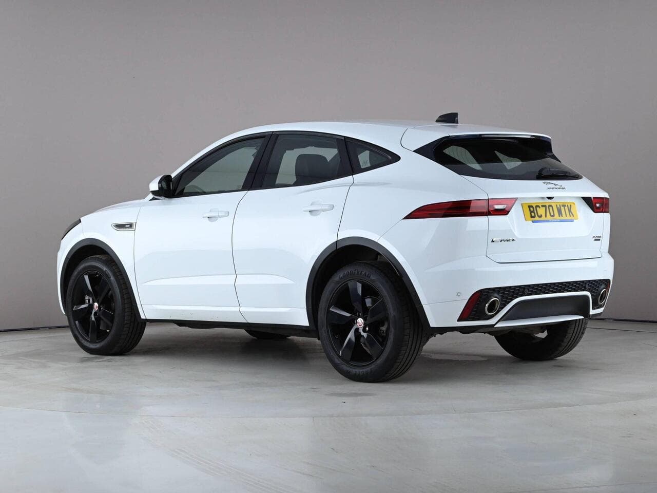 Jaguar E-PACE thumbnail Rear Left