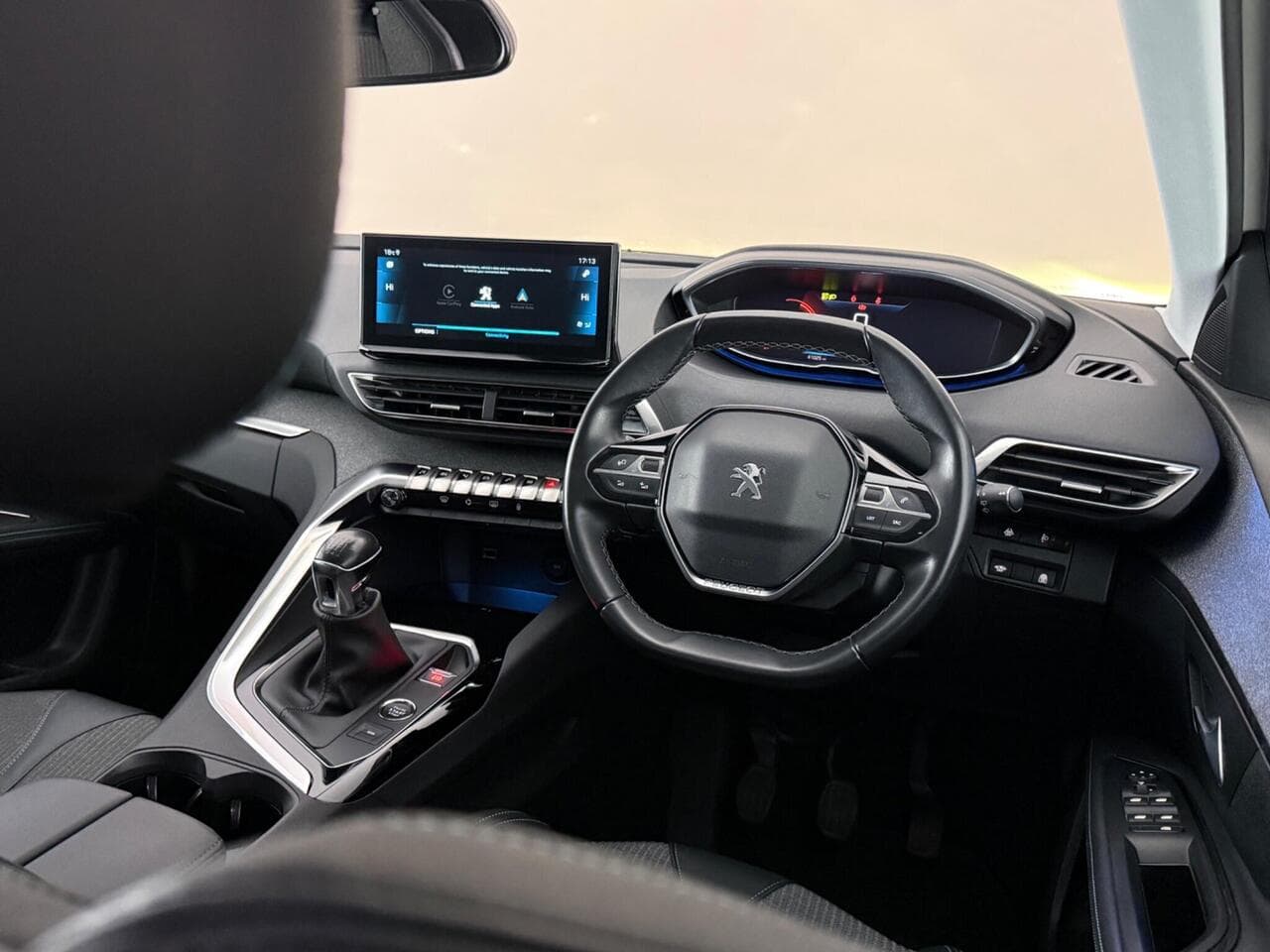 Peugeot 5008 thumbnail Interior Front