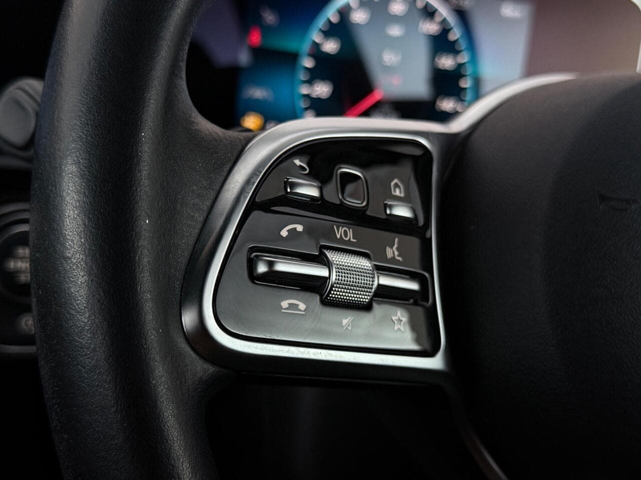 Mercedes-Benz A Class thumbnail Misc Controls