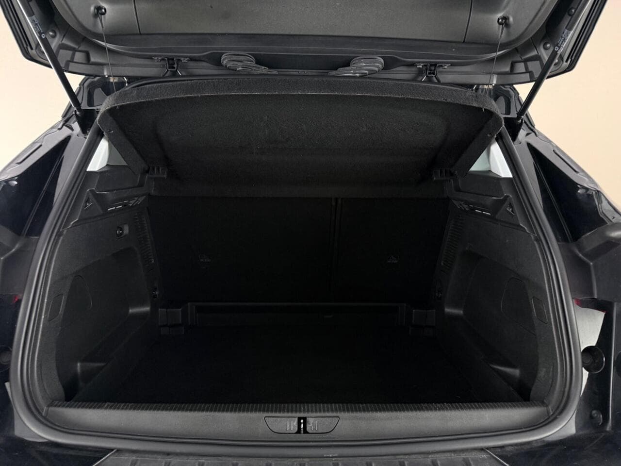 Vauxhall Grandland X thumbnail Boot