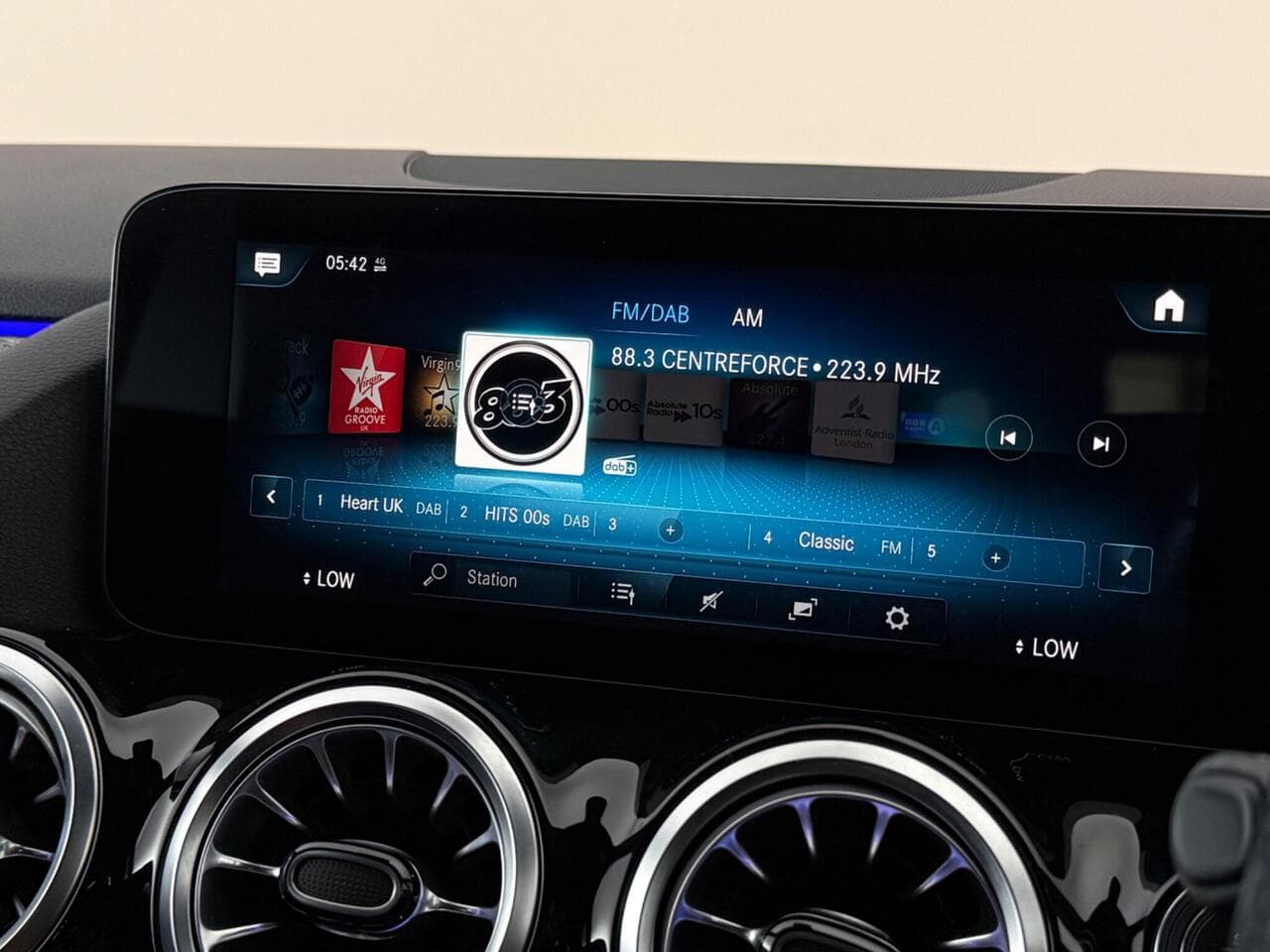 Mercedes-Benz GLA thumbnail Infotainment System