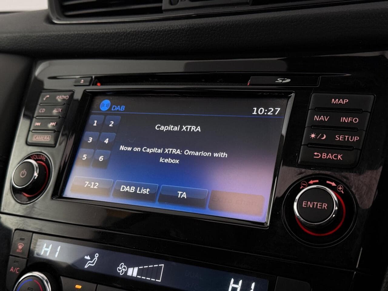 Nissan X-Trail thumbnail Infotainment System
