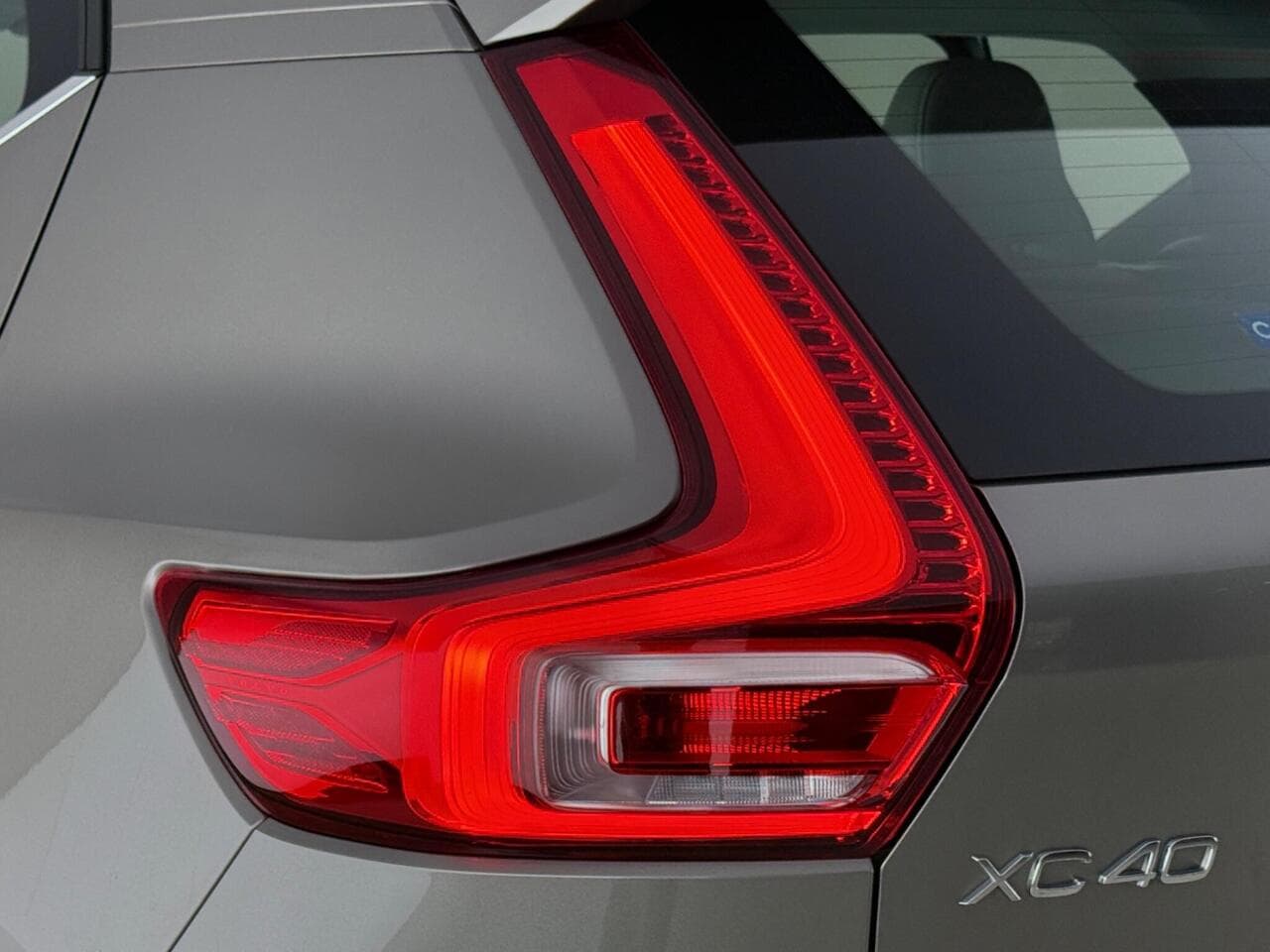 Volvo XC40 thumbnail Lights Rear