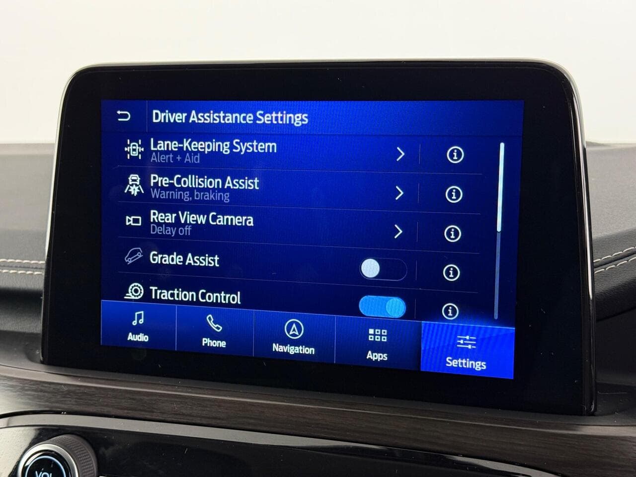Ford Kuga thumbnail Infotainment System