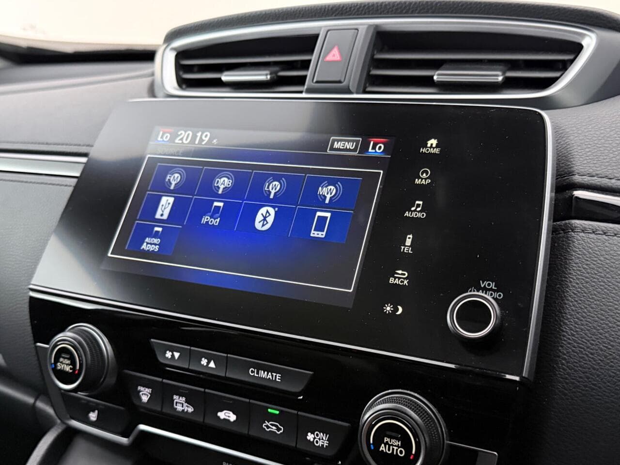 Honda CR-V thumbnail Infotainment System