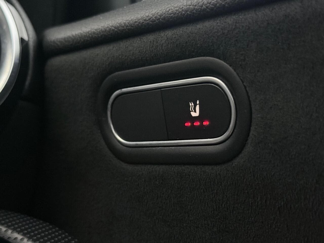 Mercedes-Benz A Class thumbnail Misc Controls