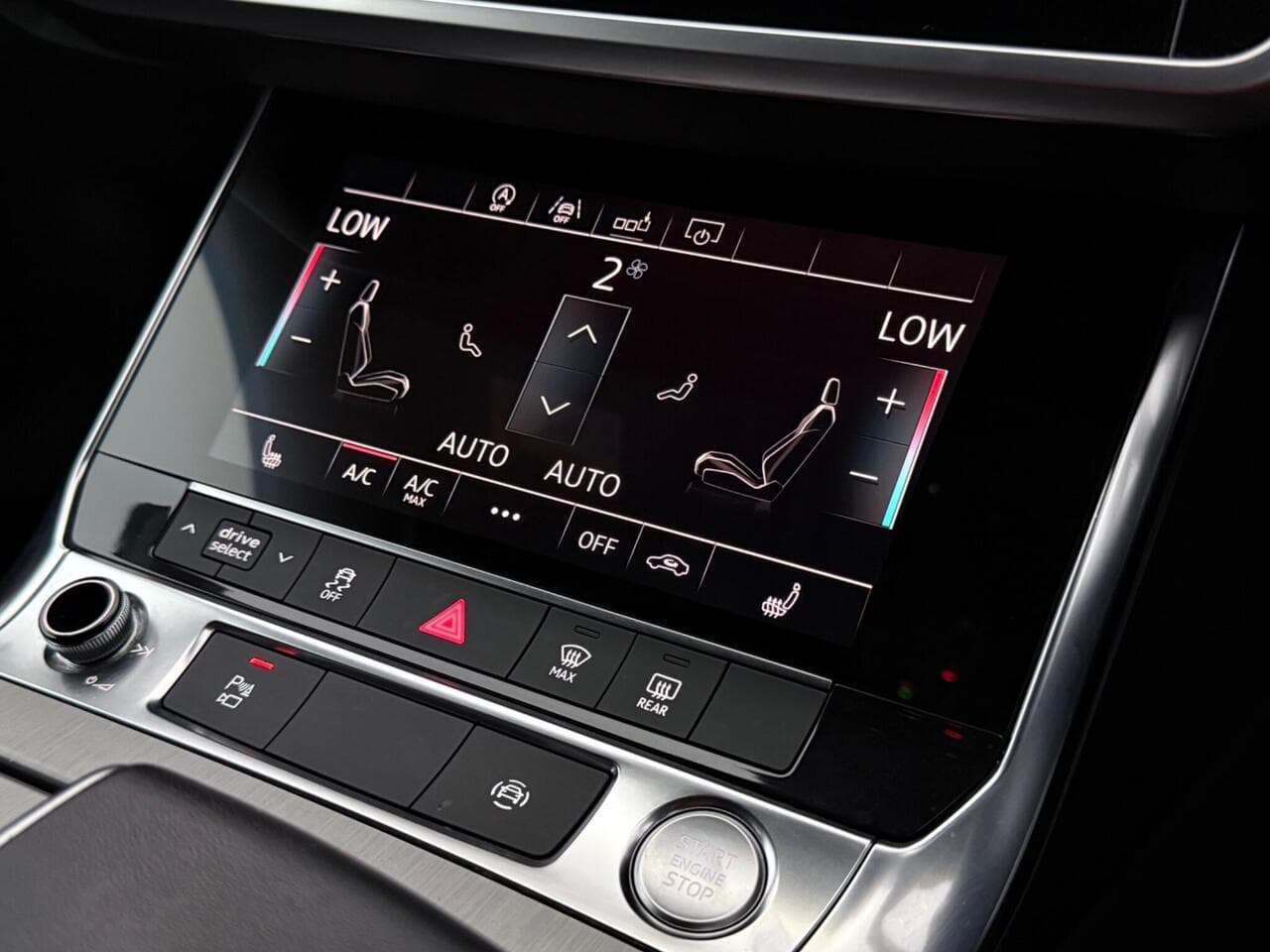 Audi A6 Avant thumbnail Infotainment System