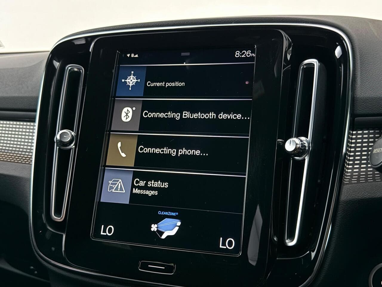 Volvo XC40 thumbnail Infotainment System