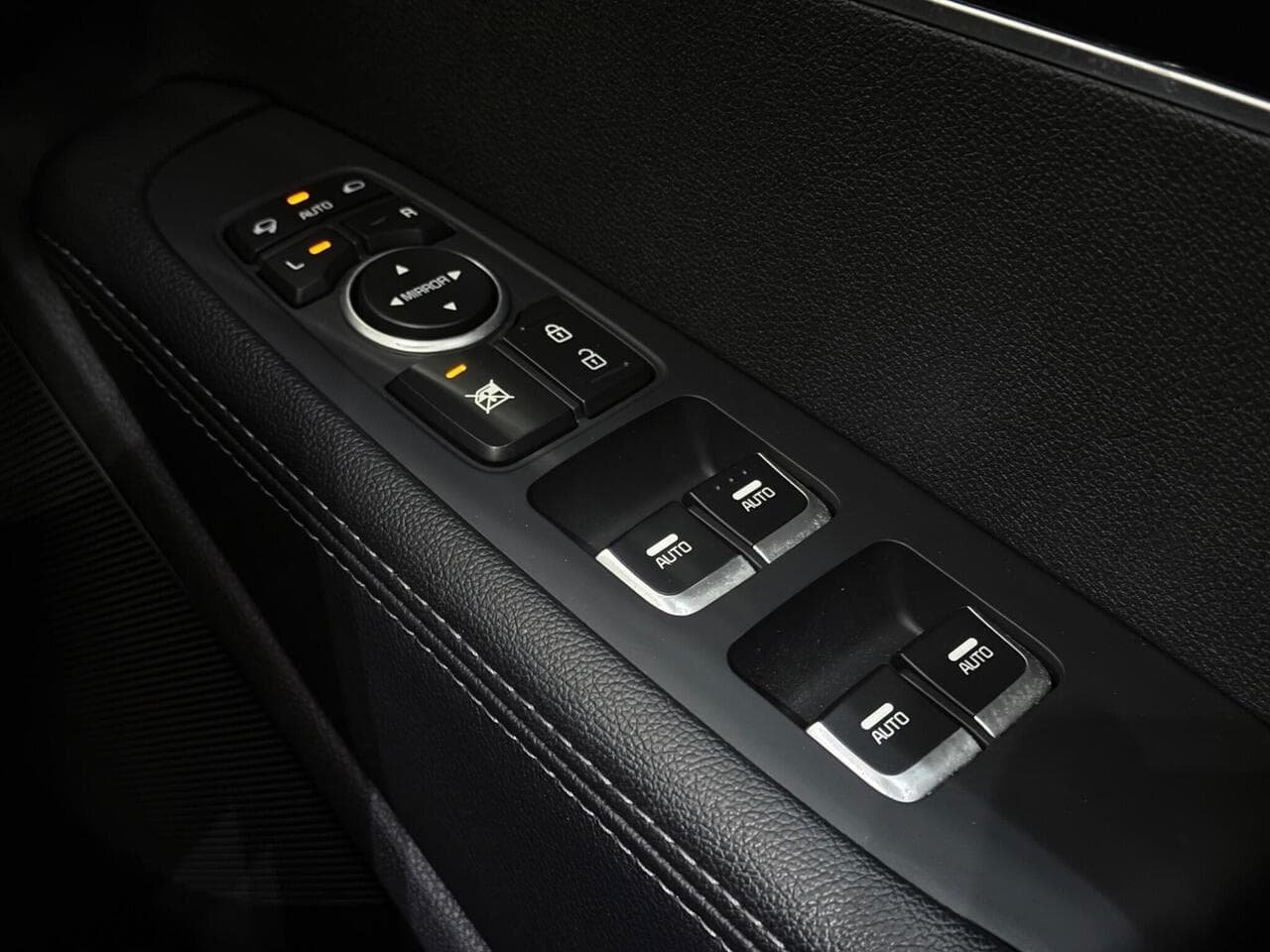Kia Sorento thumbnail Misc Controls