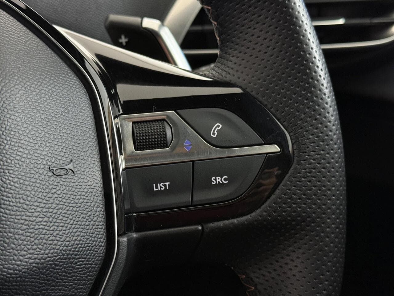 Peugeot 3008 thumbnail Misc Controls