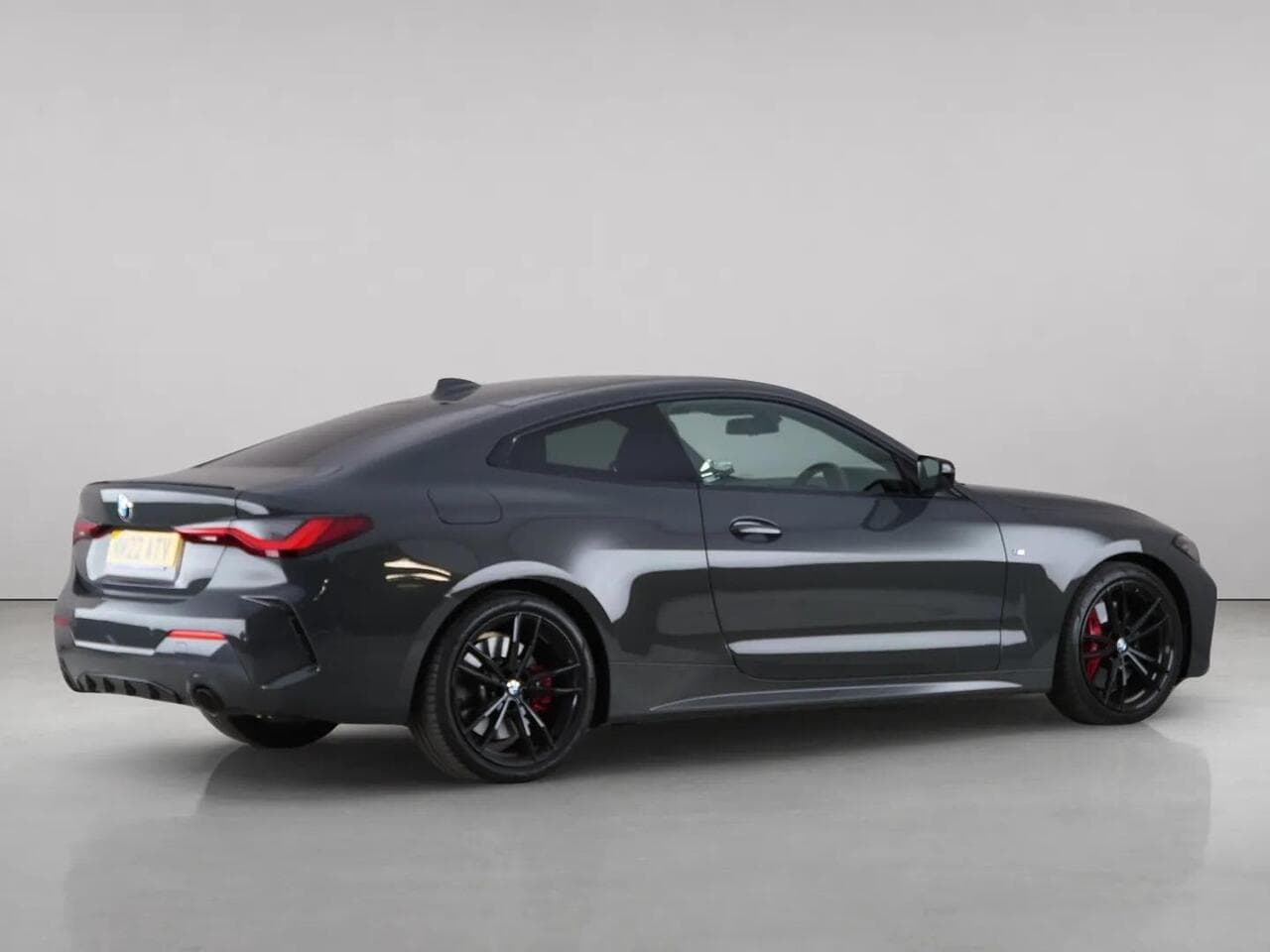 BMW 4 Series thumbnail Side Right