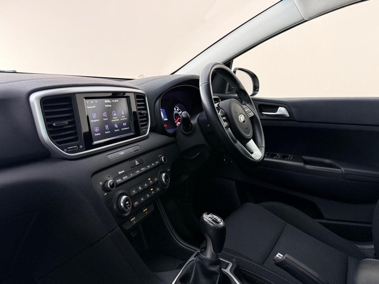 Kia Sportage thumbnail Interior Front
