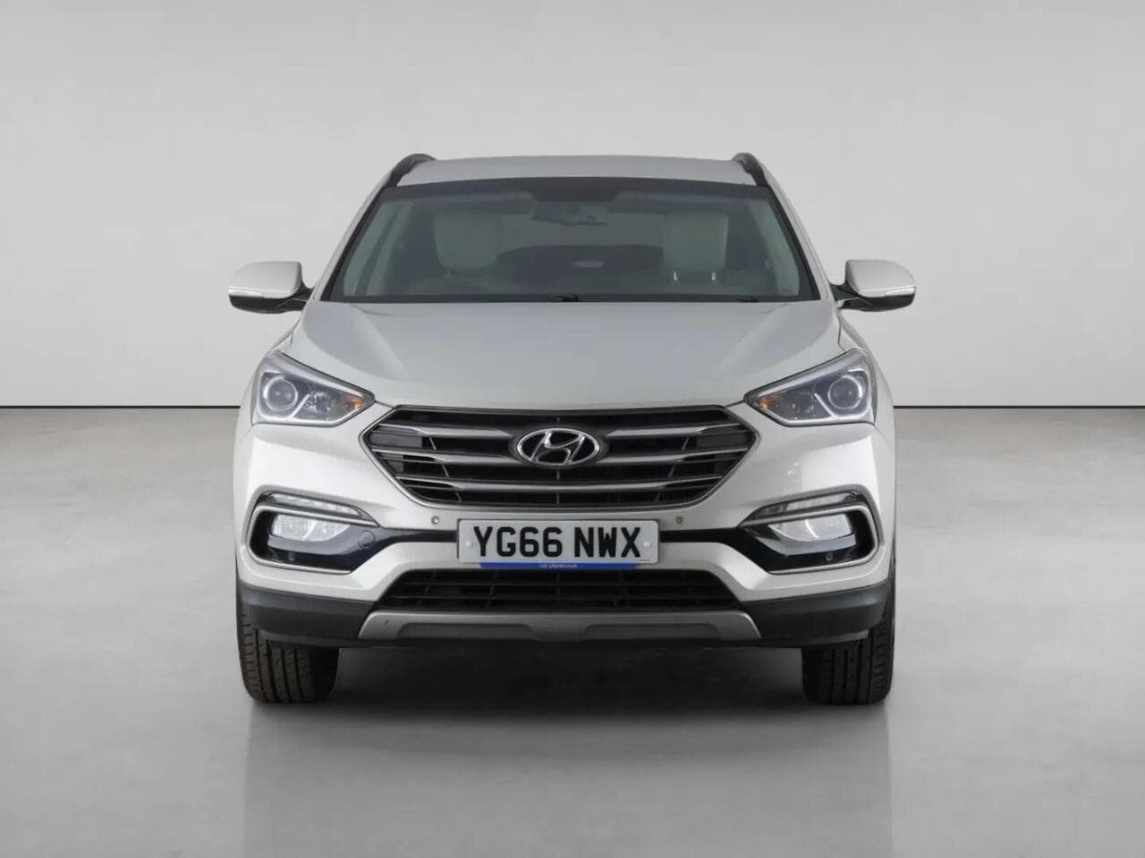 Hyundai Santa Fe thumbnail Front