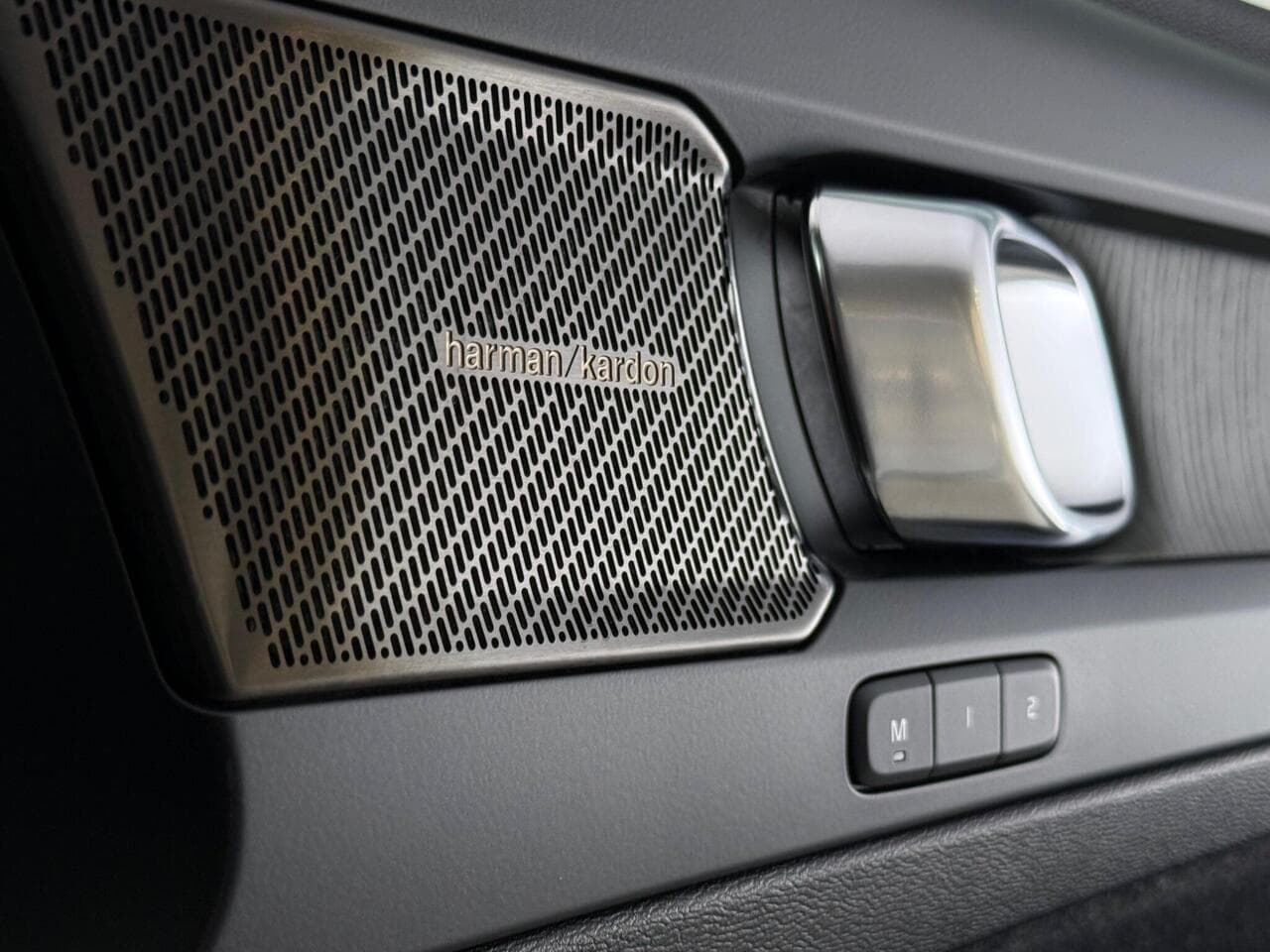 Volvo XC40 thumbnail Misc Controls