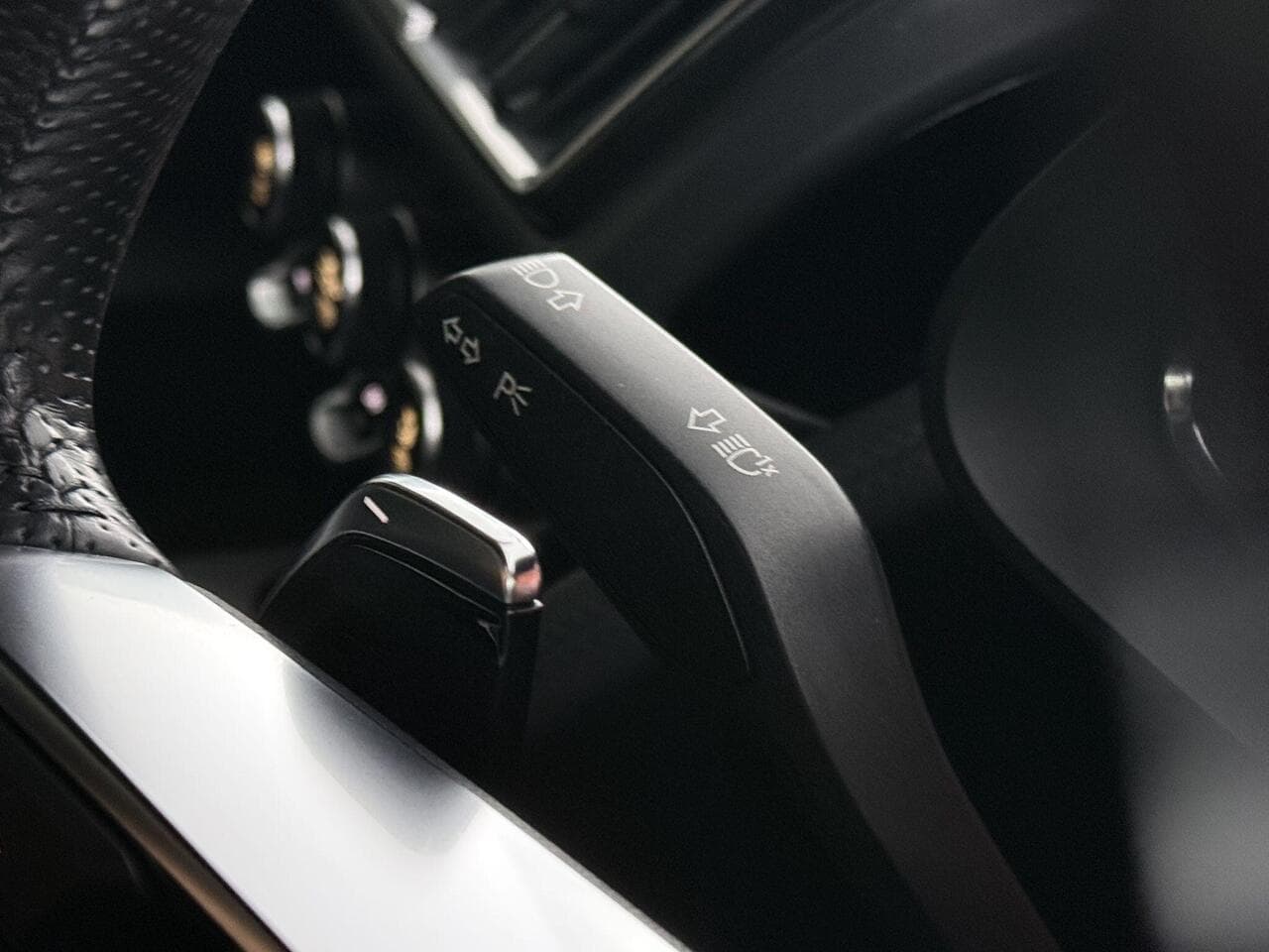 Audi R8 thumbnail Misc Controls